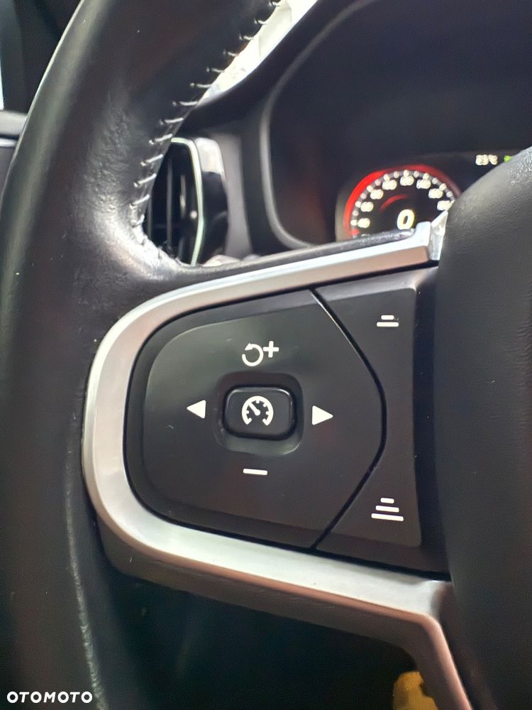 Volvo V60 D3 Momentum Pro - 25
