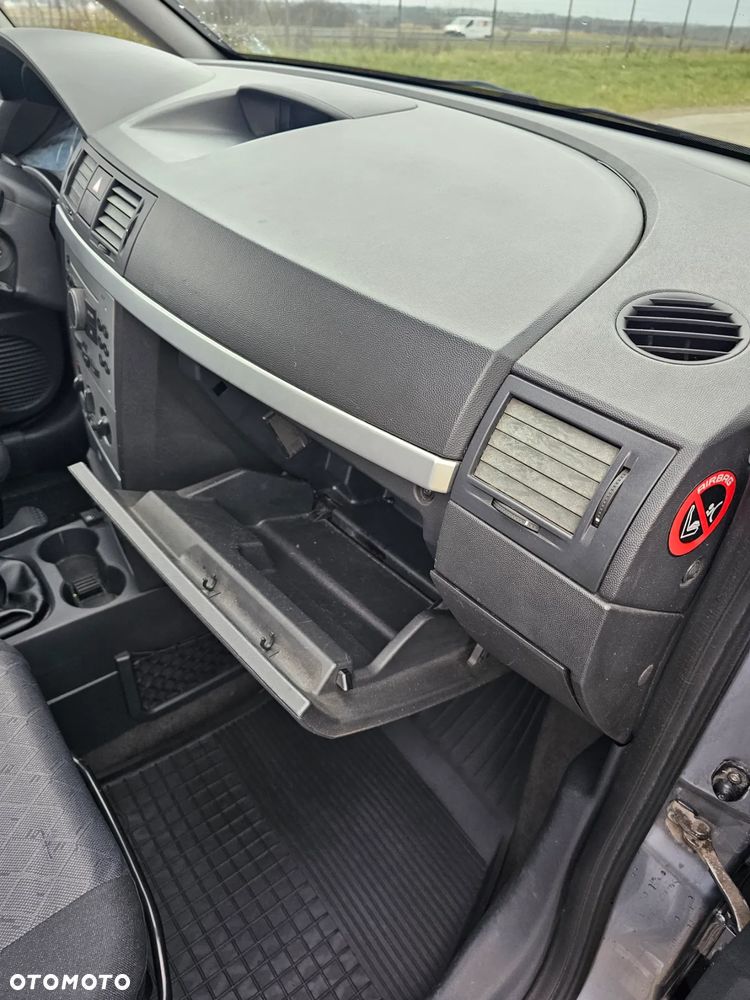 Opel Meriva 1.6 16V (Essentia) - 22