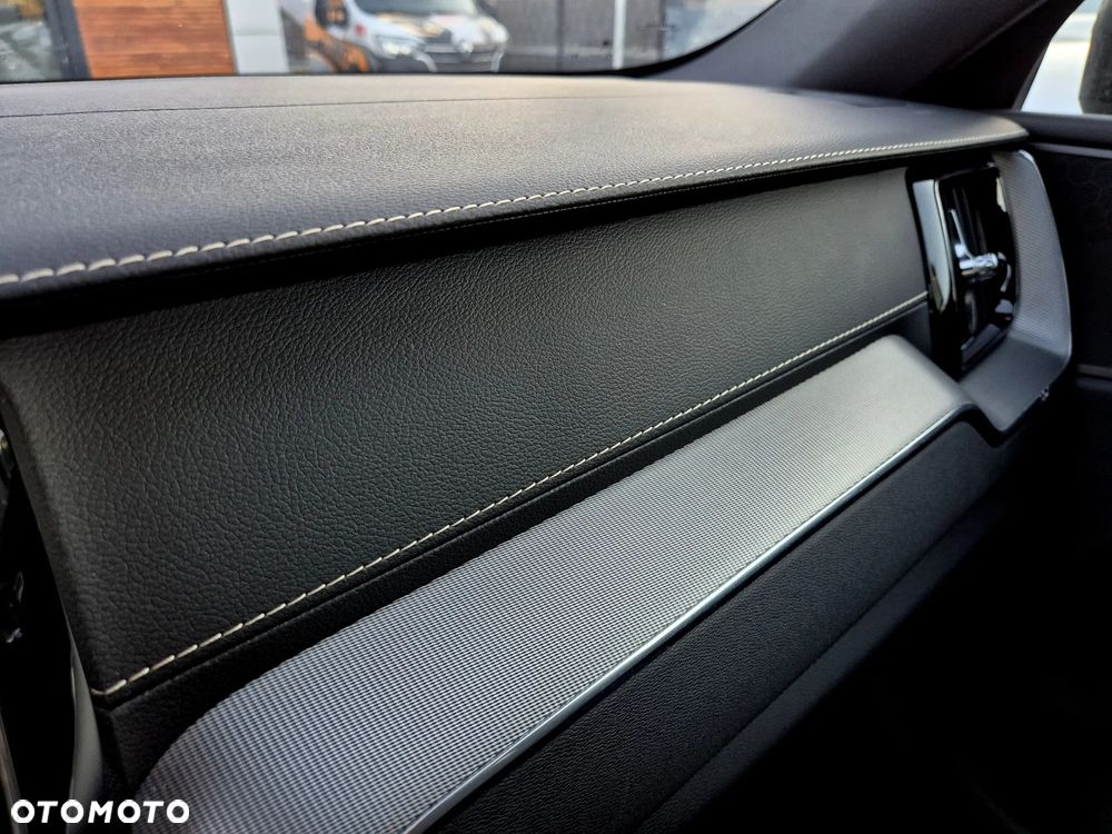 Volvo XC 60 B4 D Ultimate Dark - 11