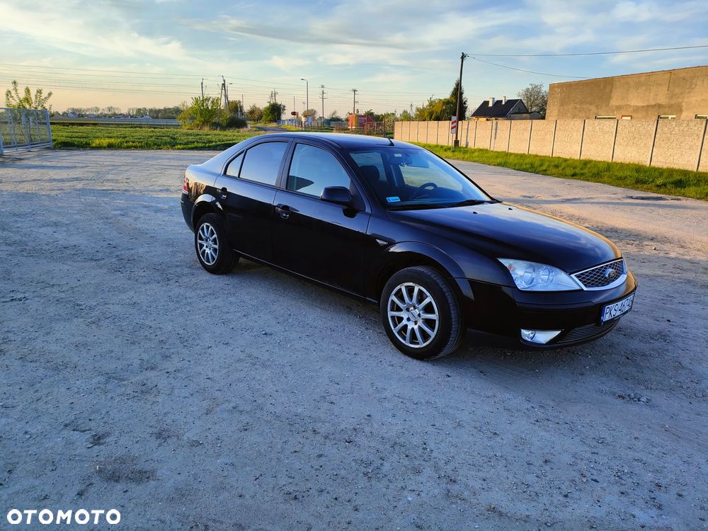 Ford Mondeo 1.8 Ambiente - 2