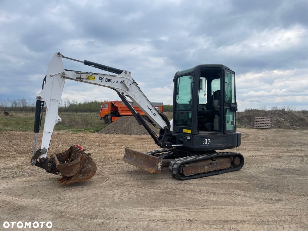 Bobcat E32 - 6