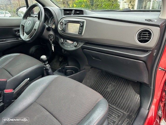 Toyota Yaris 1.4 D-4D High Pack+NAVI - 9