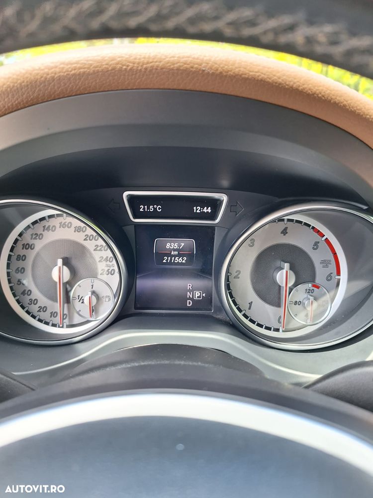 Mercedes-Benz GLA 220 CDI 4MATIC 7G-DCT - 16