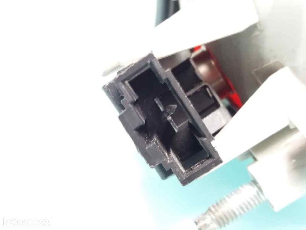 FAROLIM TRASEIRO ESQUERDO AUDI A4 2005 - 4