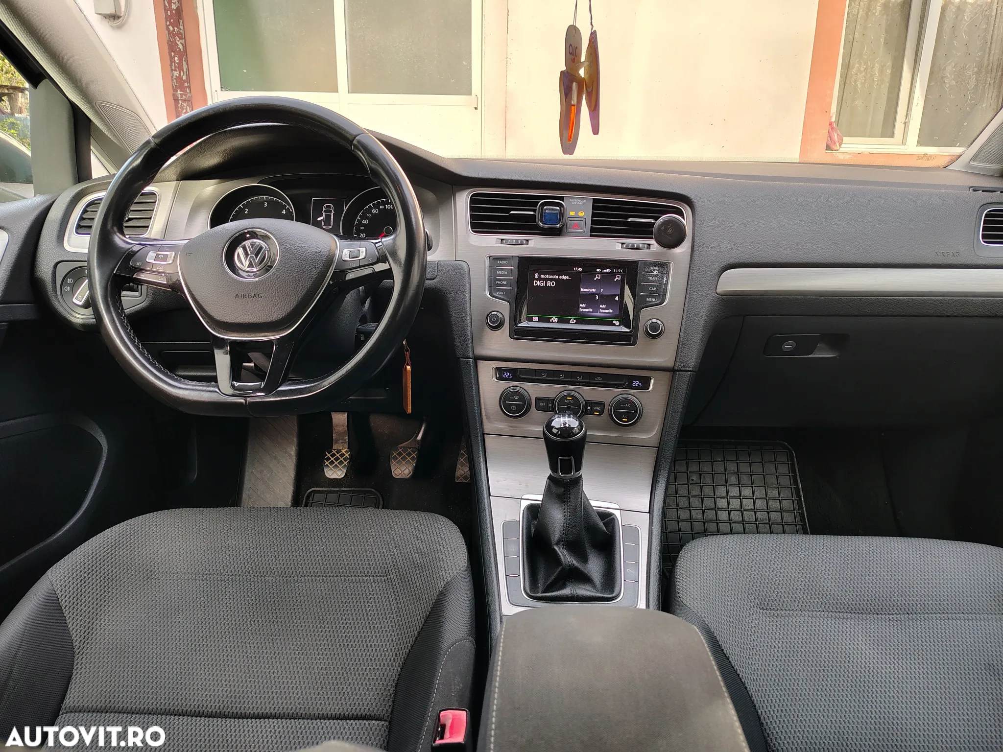 Volkswagen Golf 1.6 TDI BlueMotion Technology Comfortline - 8