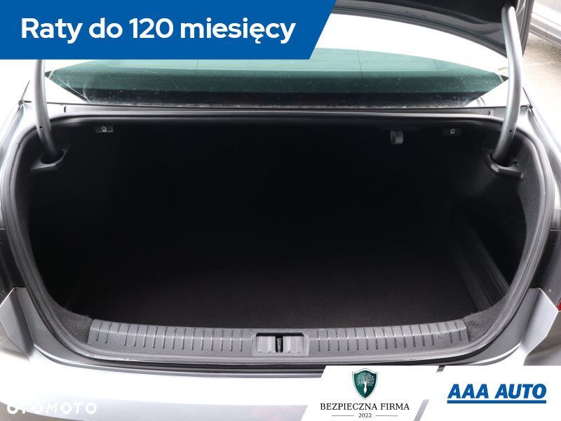 Volkswagen Passat - 16