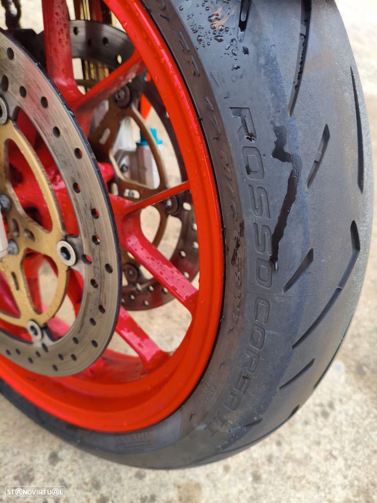 Aprilia RSV 1000R Factory - 8