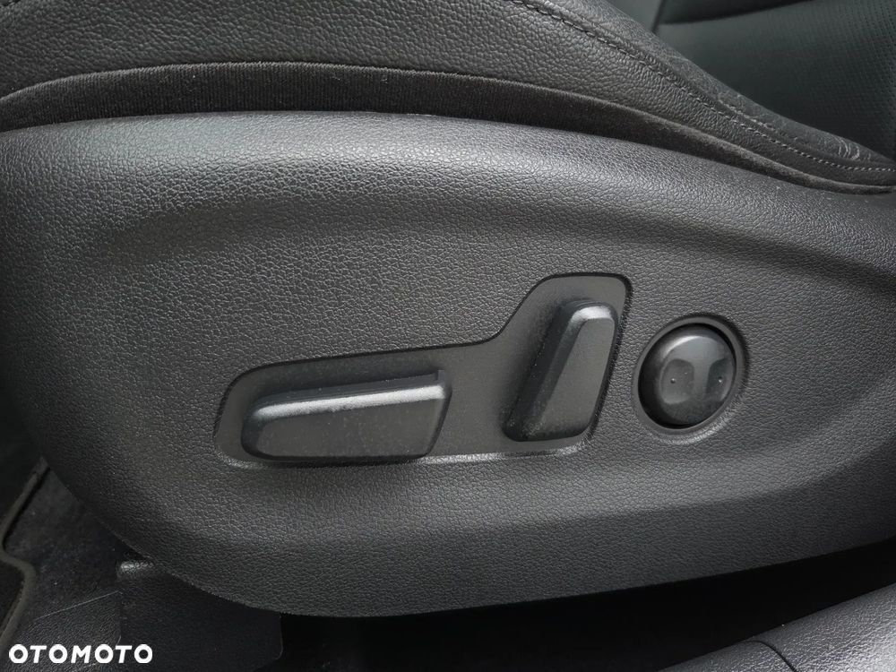 Hyundai Tucson blue 1.6 CRDi 2WD DCT Premium - 26