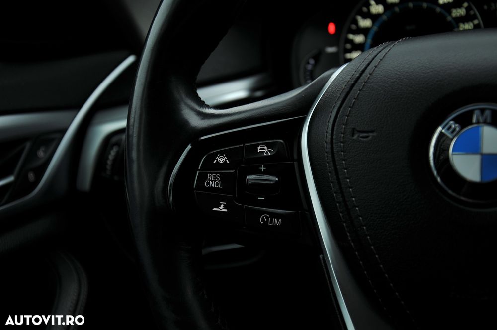 BMW Seria 5 525d AT - 9