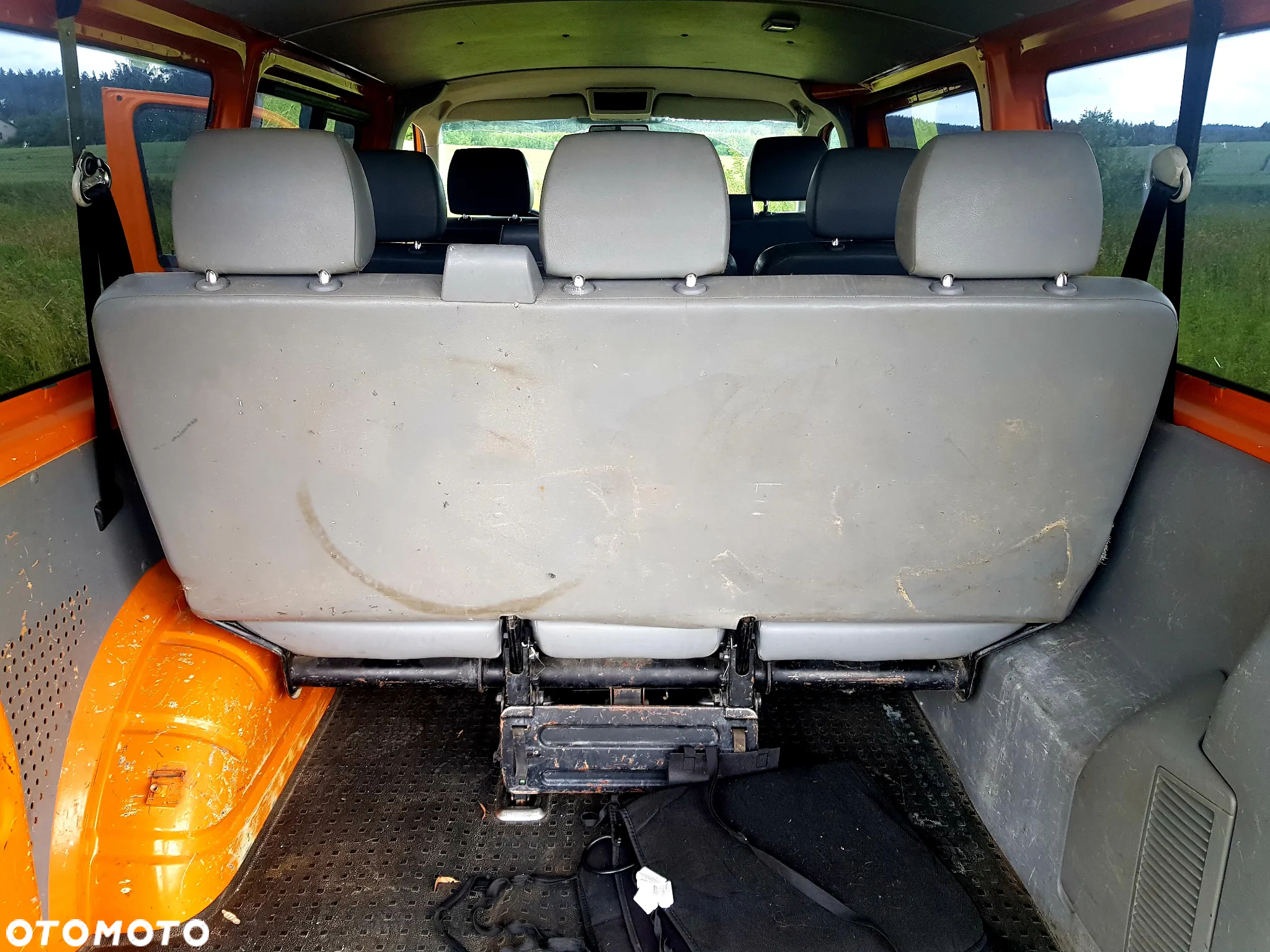 Volkswagen Caravelle - 13