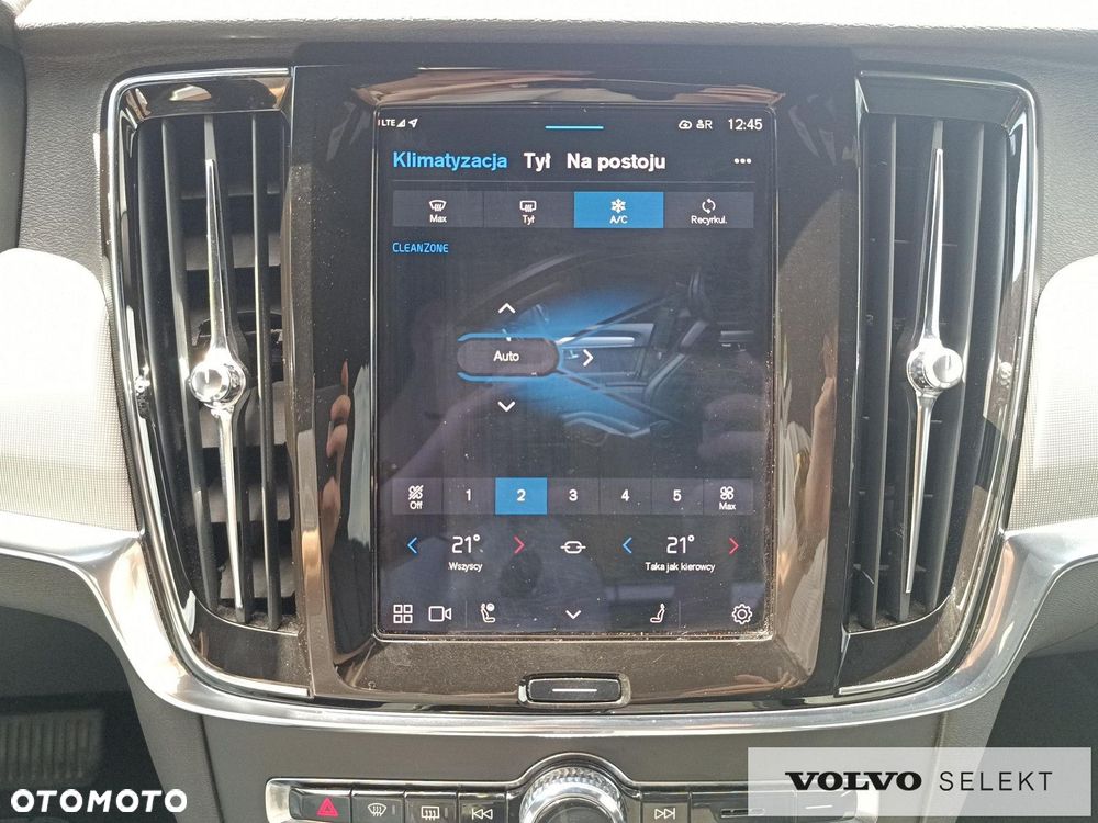 Volvo V90 Cross Country - 24