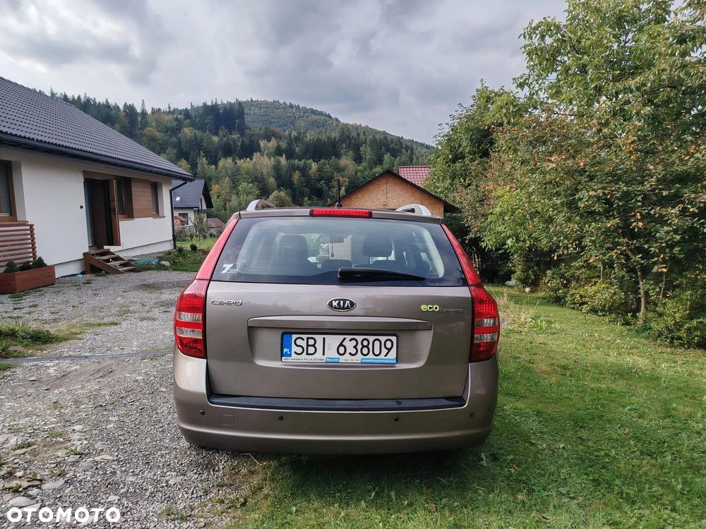 Kia Ceed - 5