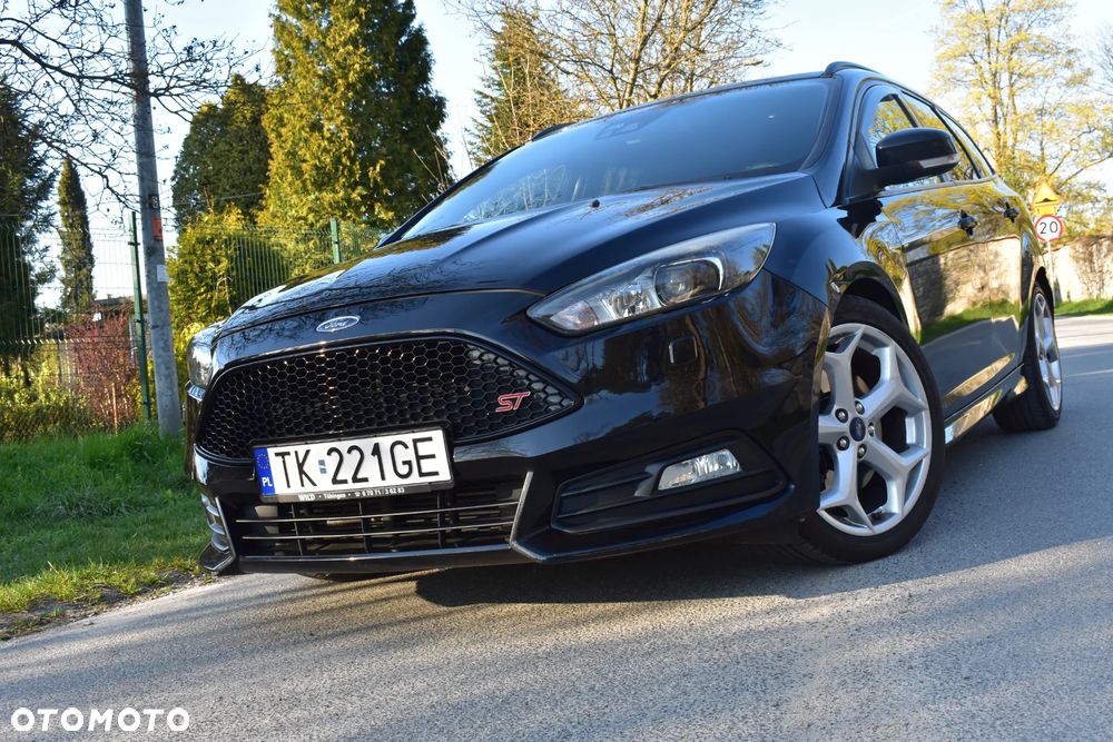 Ford Focus 2.0 EcoBoost ST mit Leder-Sport-Paket - 1