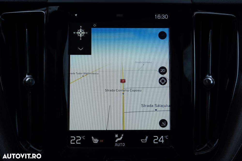 Volvo XC 60 D5 AWD Geartronic RDesign - 29