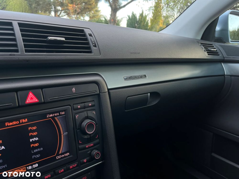 Audi A4 Limousine 1.8 T quattro - 18