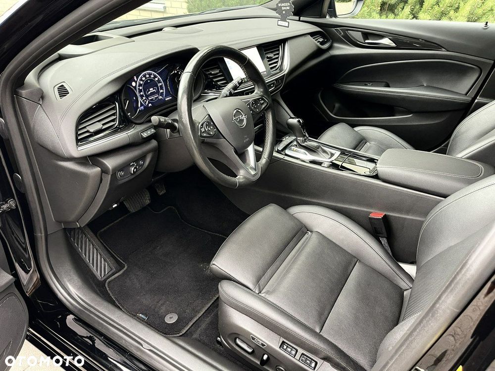 Opel Insignia - 22