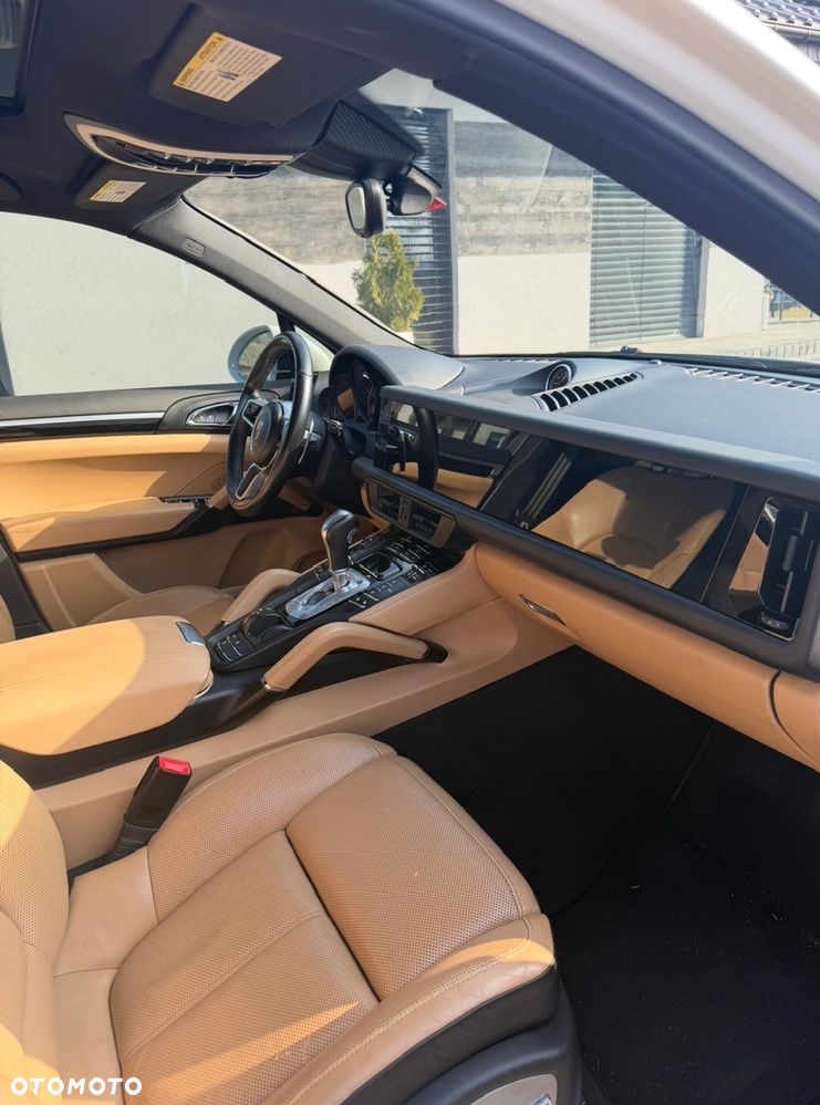 Porsche Cayenne Platinum Edition - 2