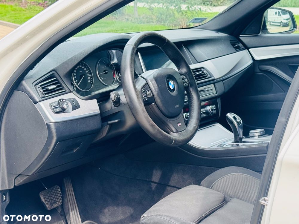 BMW Seria 5 530d xDrive - 26