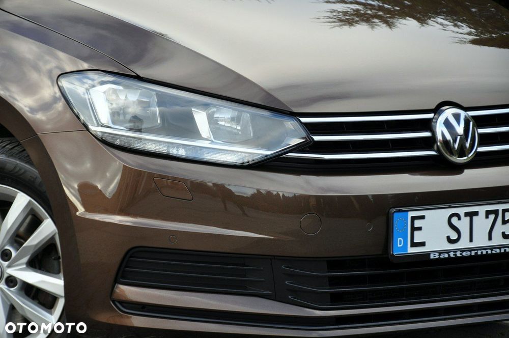 Volkswagen Touran - 12