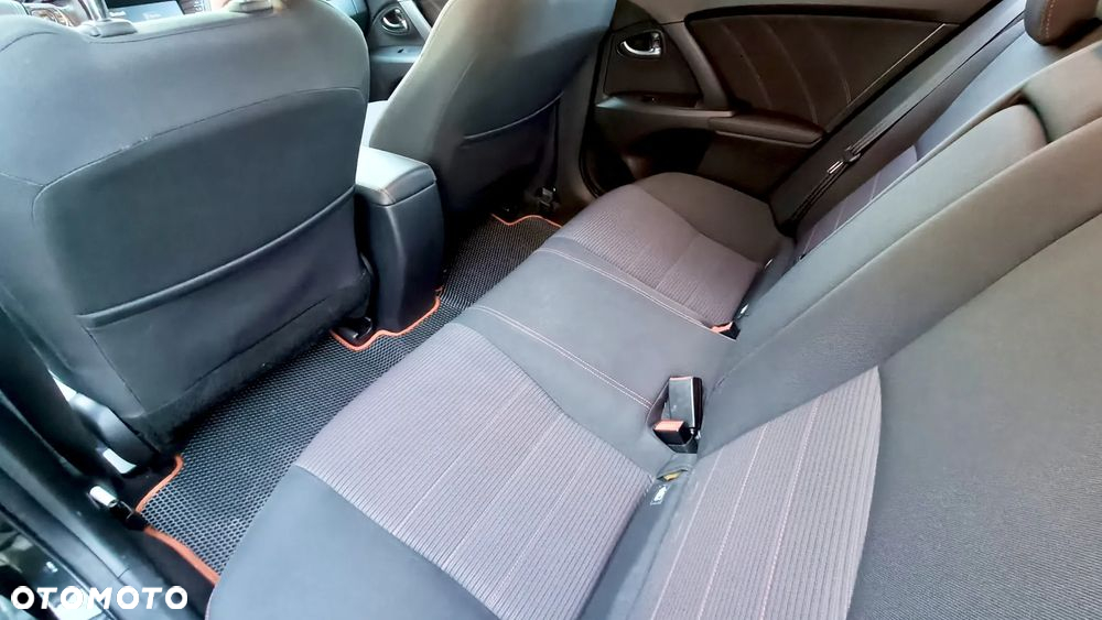 Toyota Avensis 1.8 Premium - 22