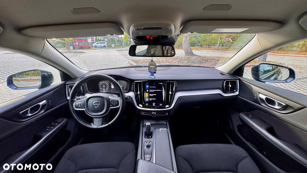 Volvo V60 B3 B DKG Momentum - 7