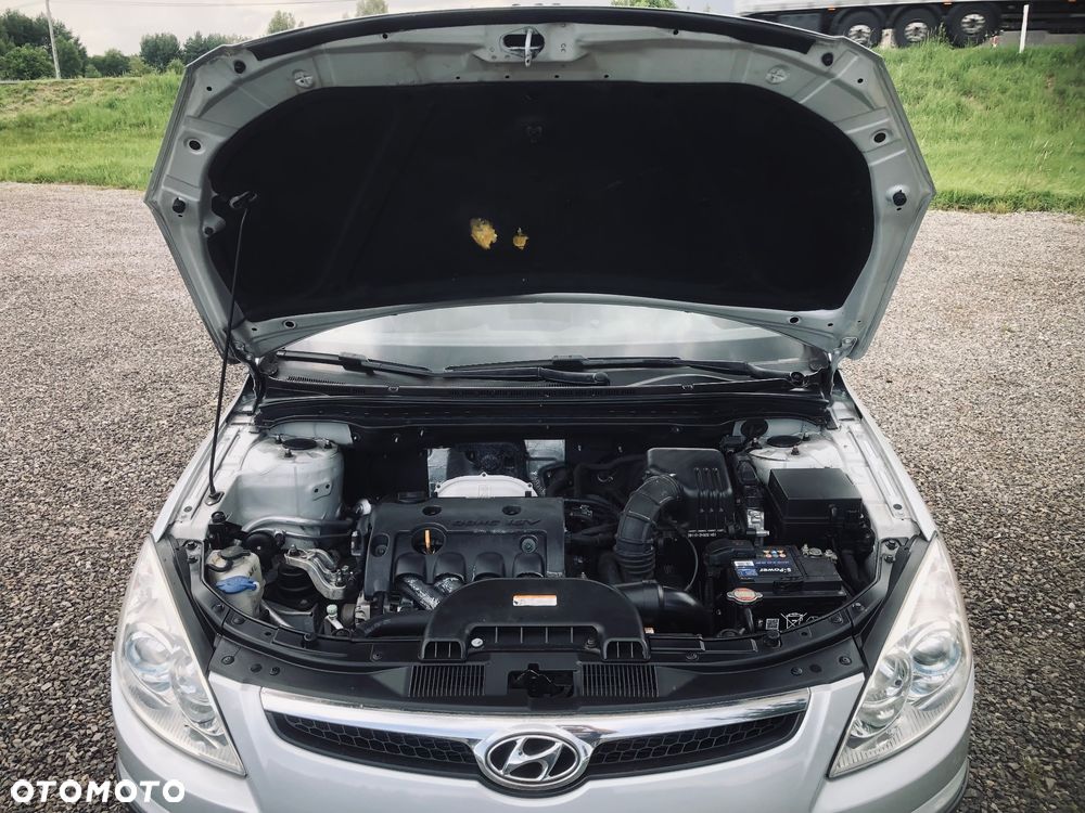 Hyundai i30 1.6 Comfort - 17