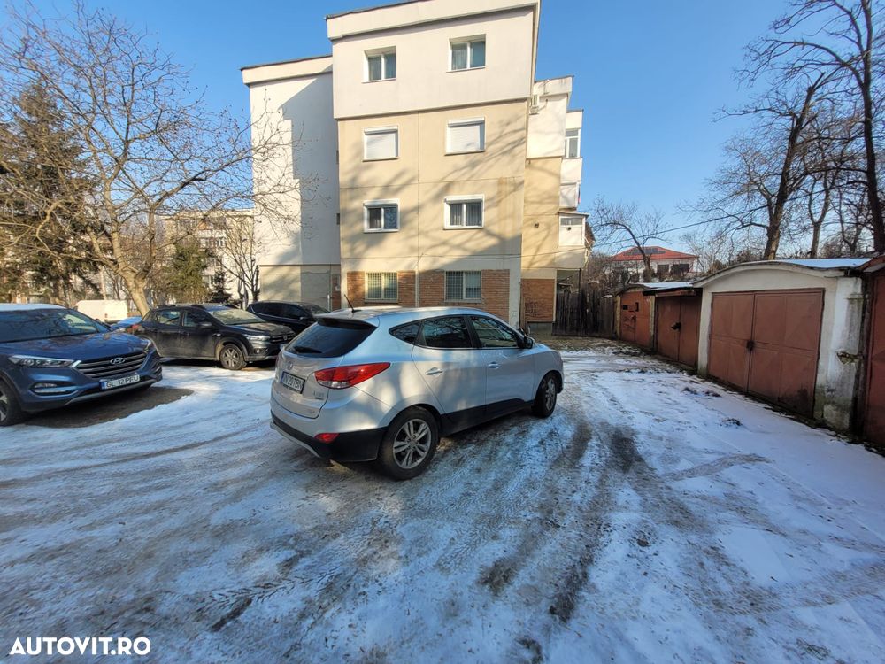 Hyundai ix35 2.0 CRDI High 4WD GLS Aut. Premium+ - 2