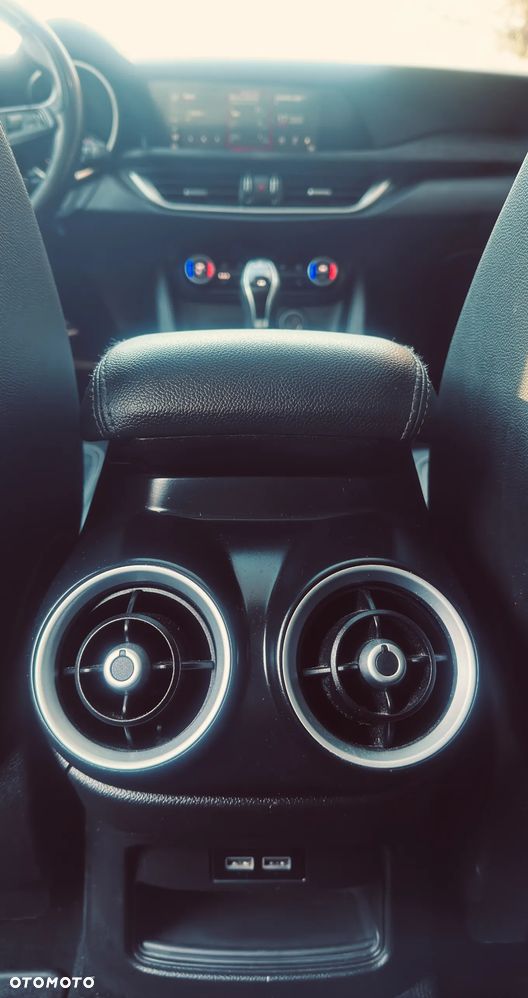 Alfa Romeo Stelvio 2.0 Turbo 16V AT8-Q4 Executive - 16