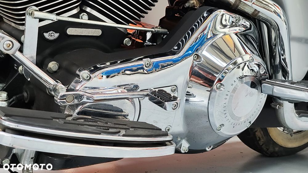Harley-Davidson Touring Road King - 28