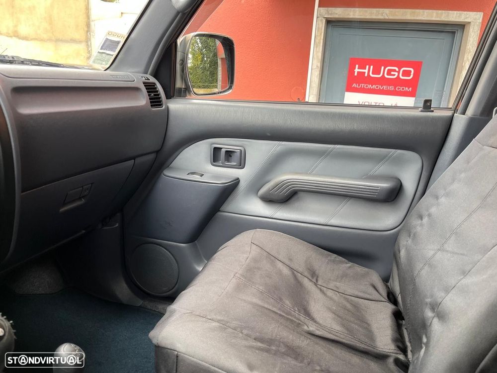 Toyota Land Cruiser 3.0 TD Pack 2 - 24