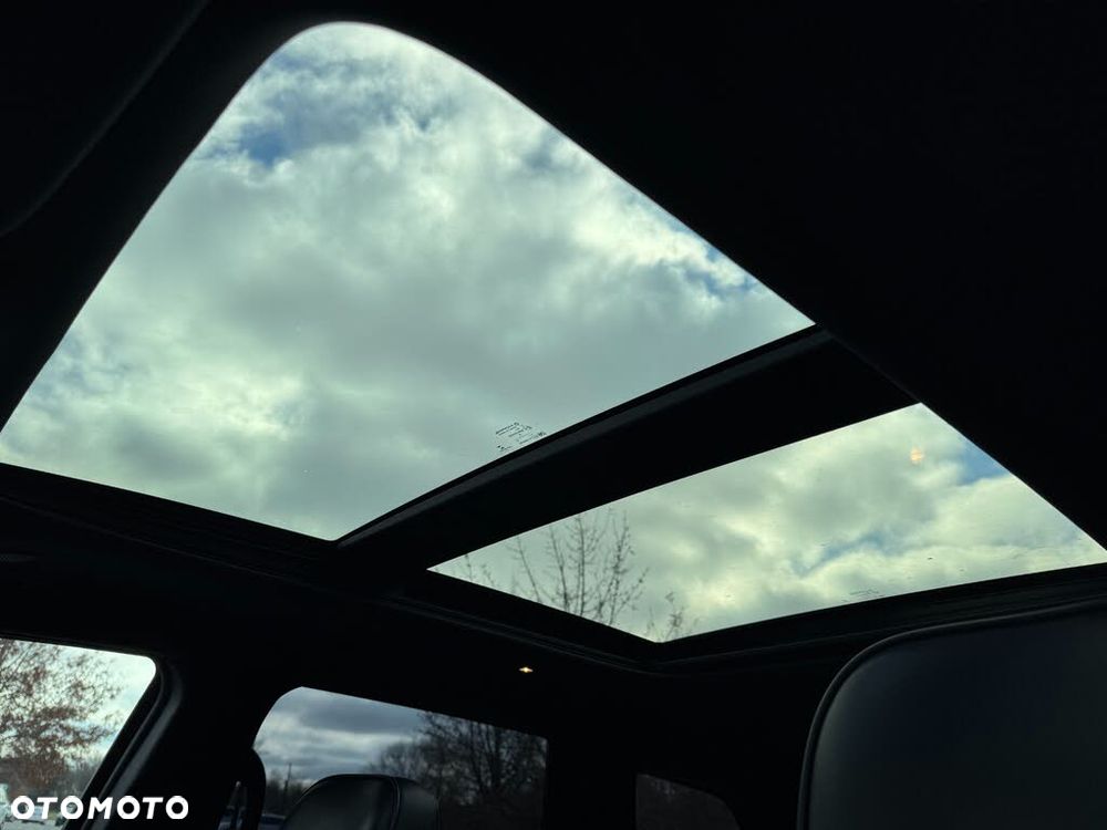 Jeep Grand Cherokee - 16