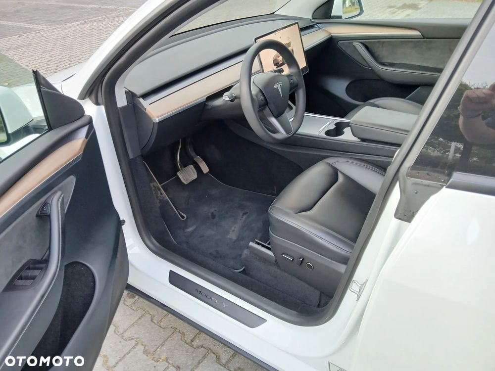 Tesla Model Y RWD - 16