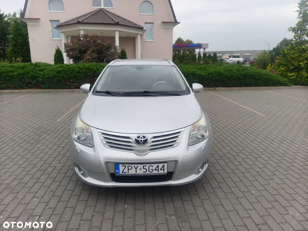 Toyota Avensis 2.0 D-4D Luna - 2