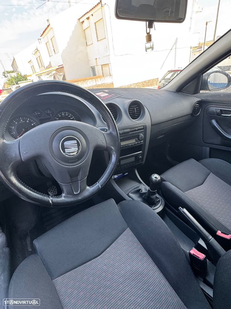 Seat Ibiza 2003 photo 5