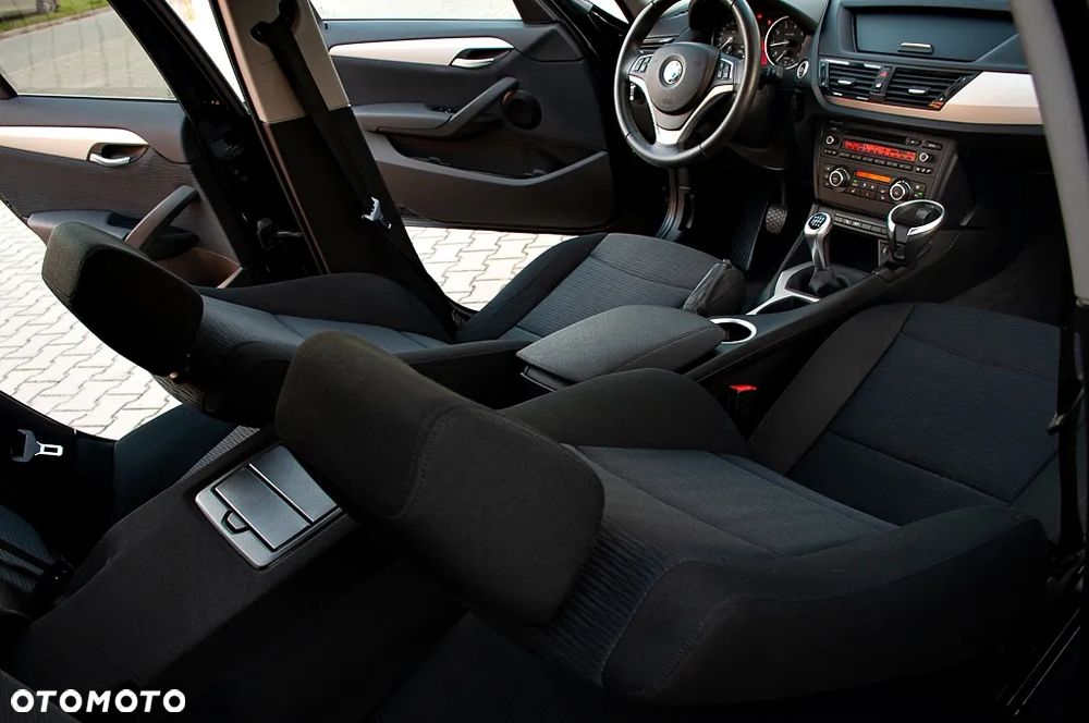 BMW X1 sDrive18i - 28