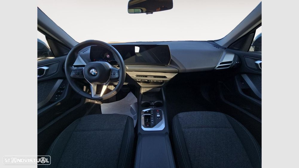 BMW 216 Gran Coupé - 11