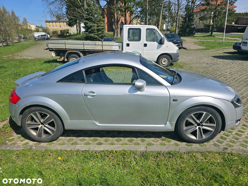 Audi TT Coupé 1.8T Quattro - 12