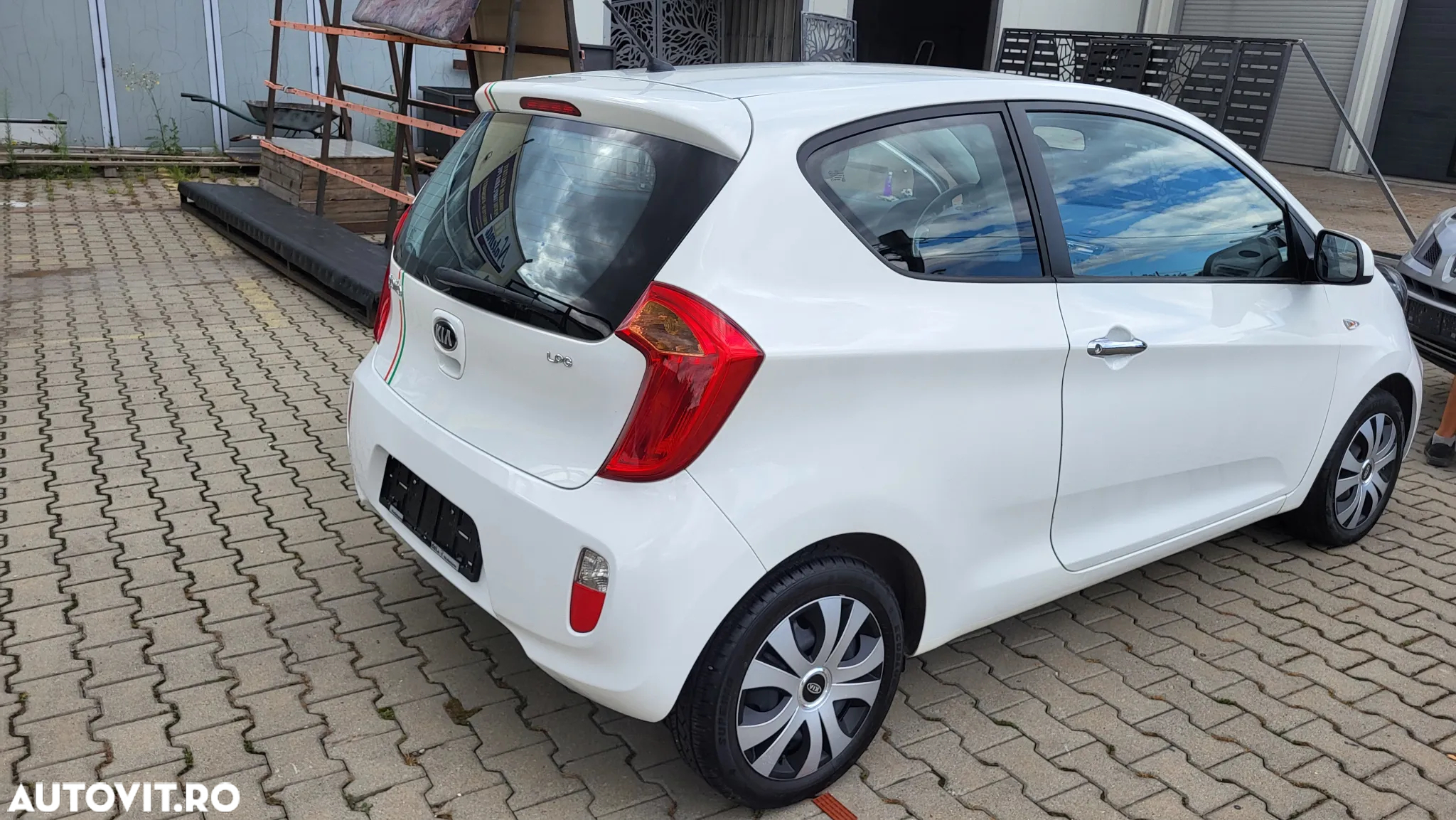Kia Picanto 1.0 GSL COMFORT - 3