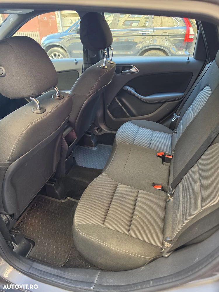 Mercedes-Benz B 180 - 7