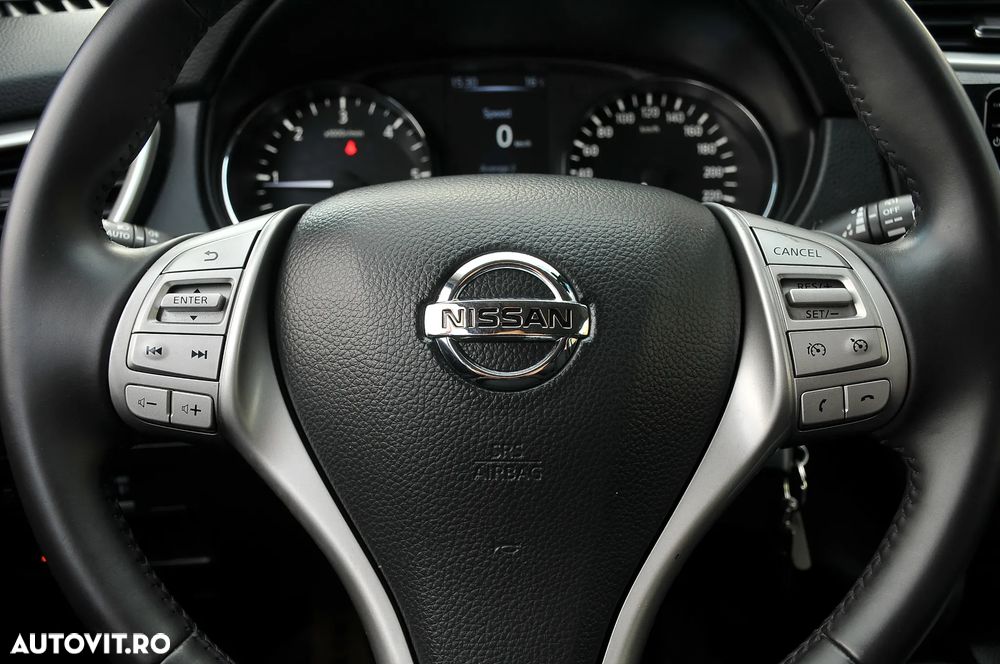 Nissan Qashqai 1.5 DCI N-Connecta - 32