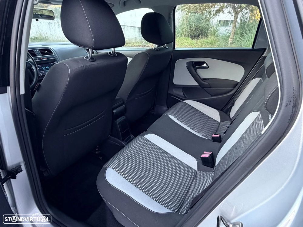 VW Polo 1.6 TDI Confortline BlueMotion - 11