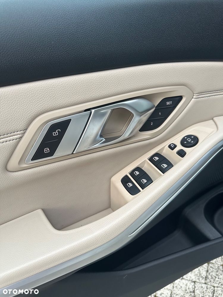 BMW Seria 3 2019 photo 4