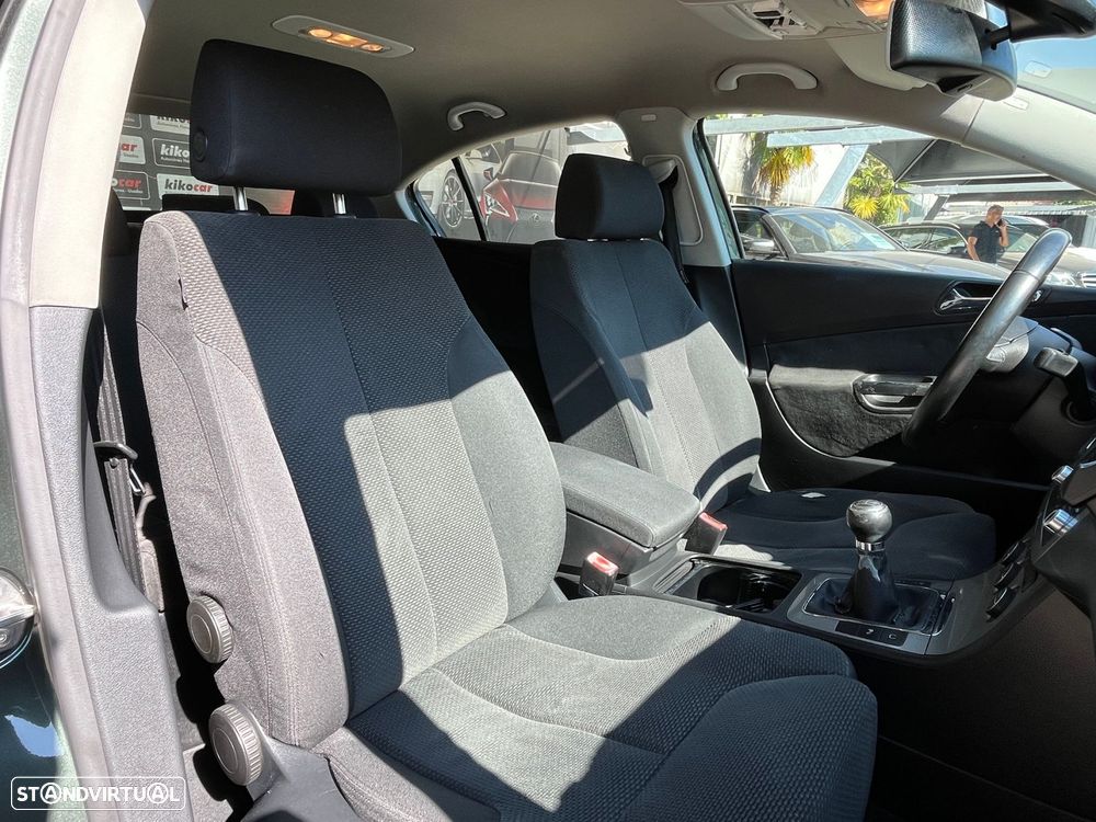 VW Passat 2.0 TDI Highline - 43