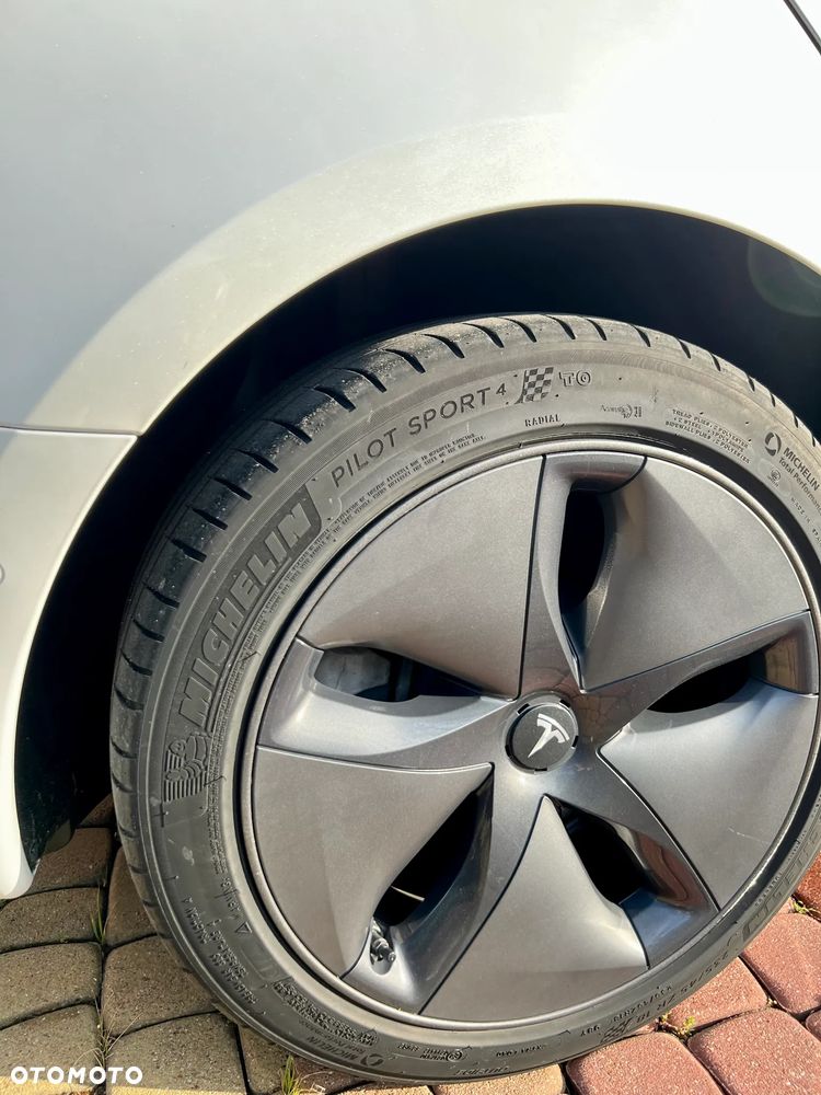 Tesla Model 3 - 33