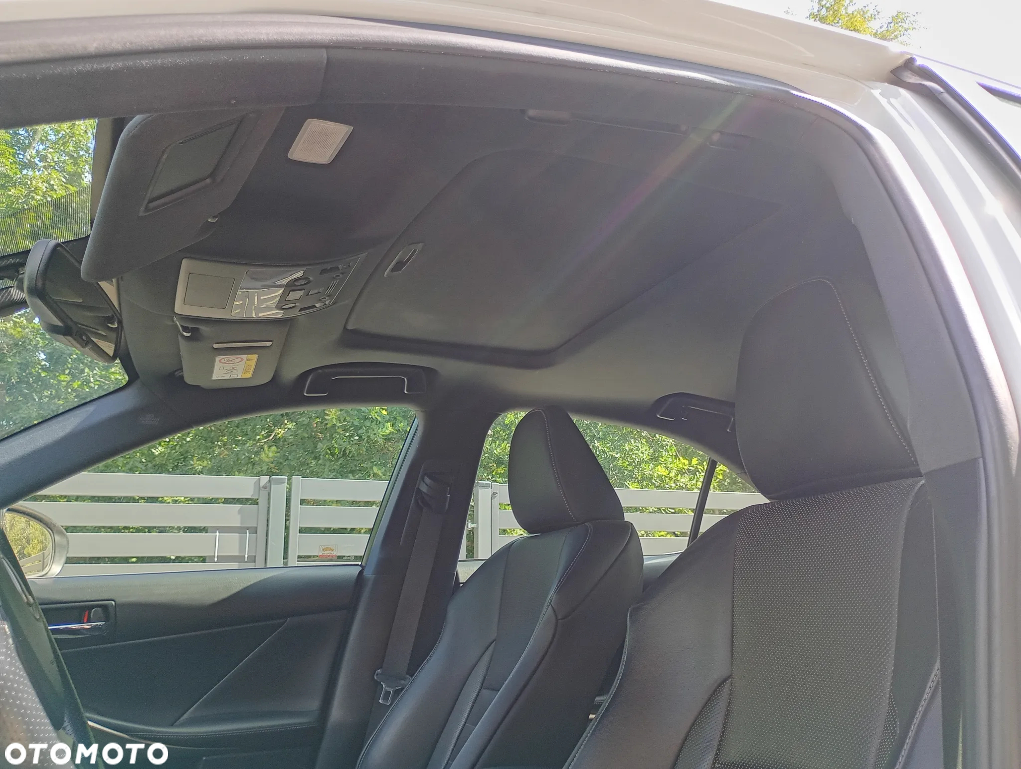 Lexus IS 300h F Sport - 29