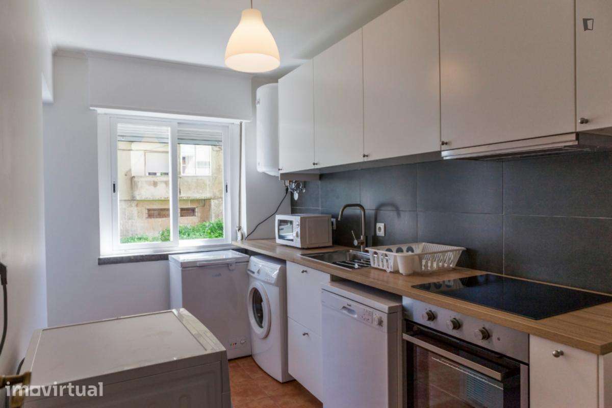 Quarto - localizado em Oeiras Lisbon - Grande imagem: 2/5