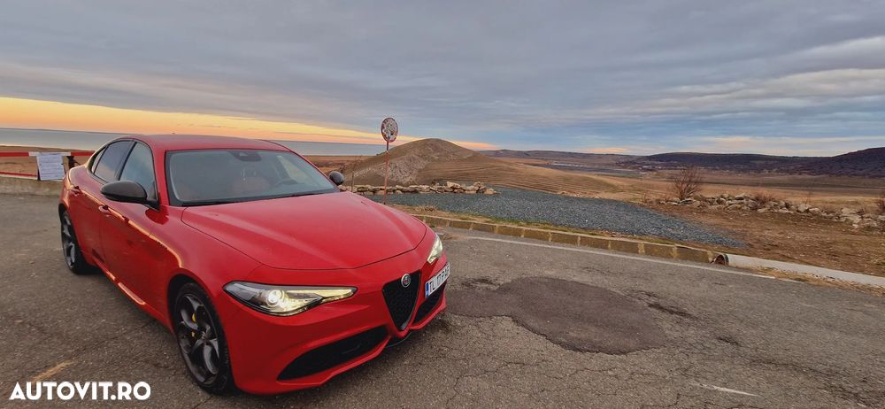 Alfa Romeo Giulia 2.0 Turbo AWD AT8 Veloce - 4