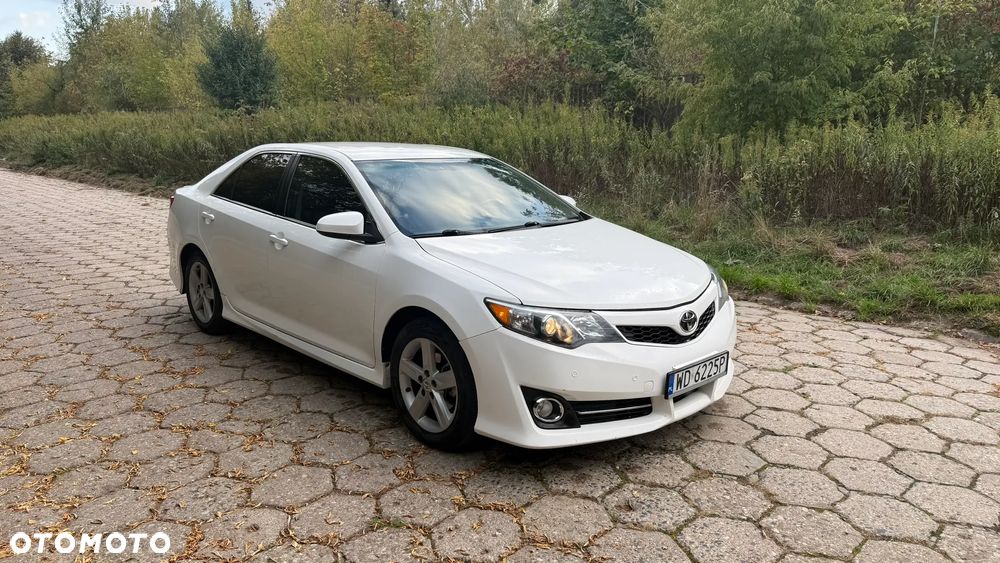 Toyota Camry - 3