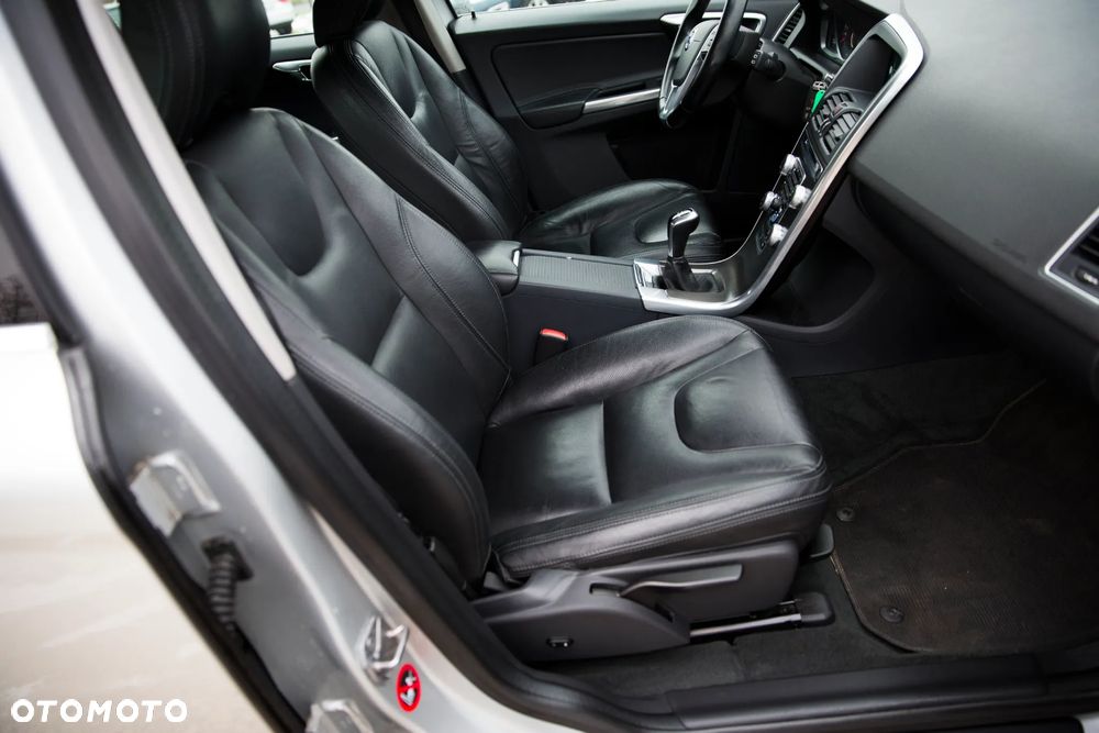 Volvo XC 60 D3 Inscription - 14