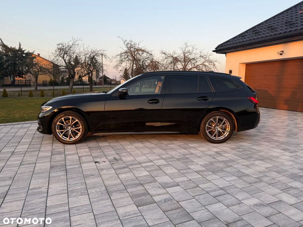 BMW Seria 3 320d Sport Line Shadow - 4